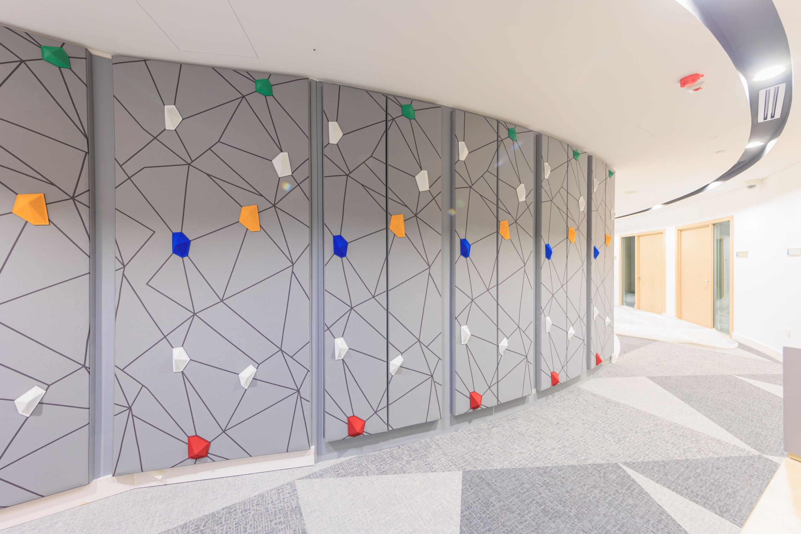 Acoustic wall with gems