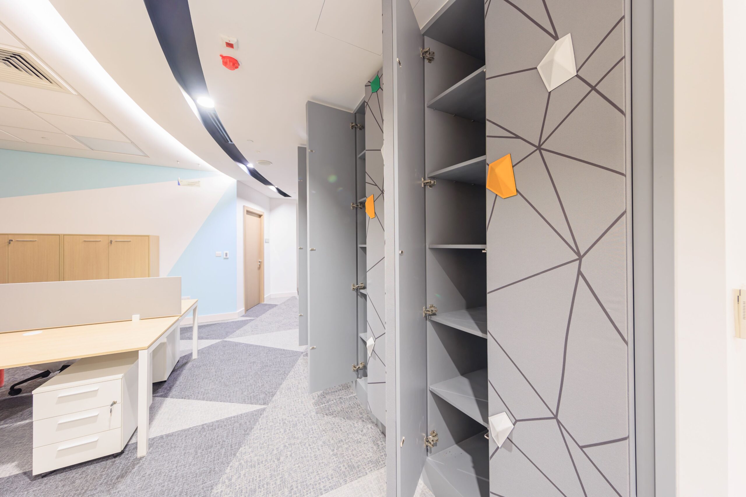 Acoustic wall with gems