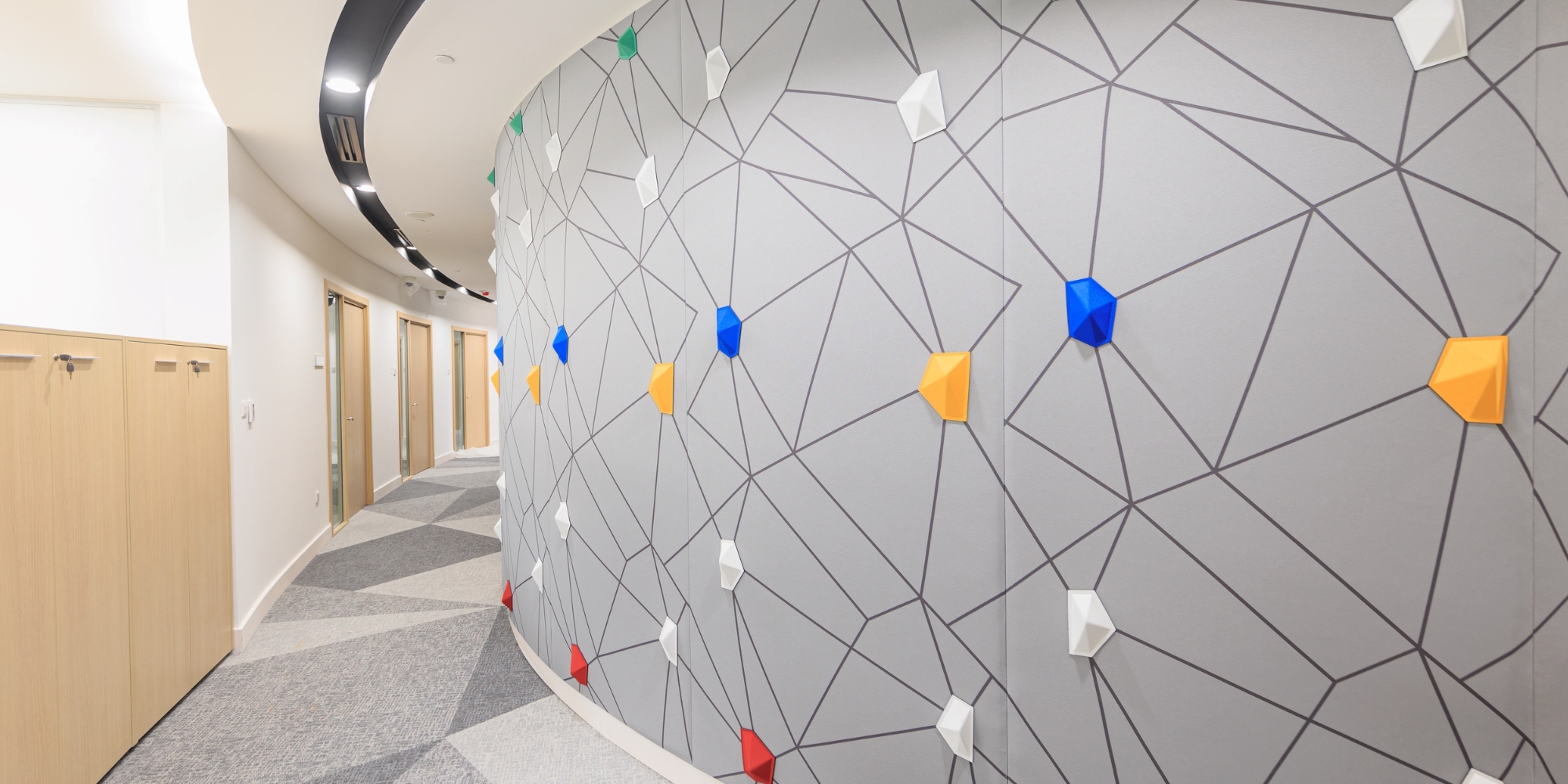 Acoustic wall with gems